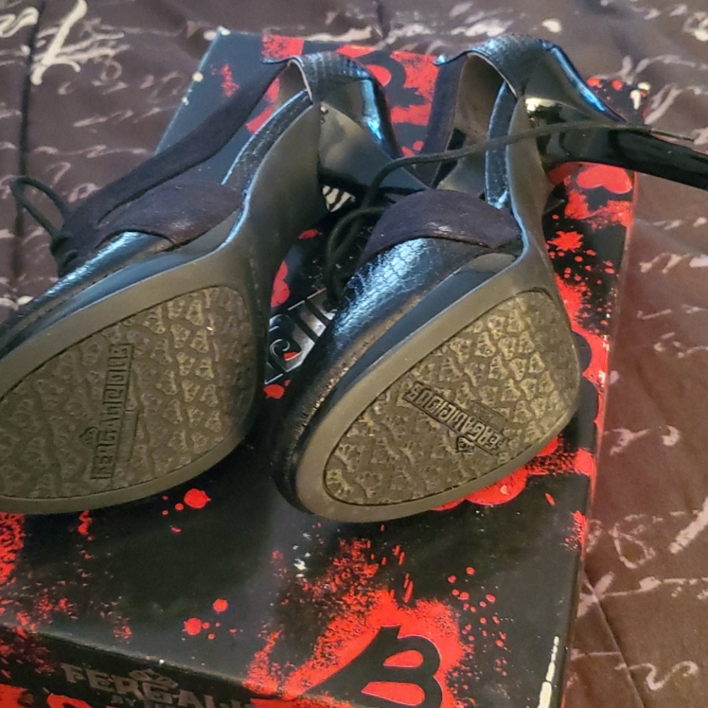 Shoes - Picture 5 of 5